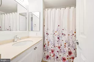 10101 Grosvenor Pl, Rockville, MD 20852 - Photo 24