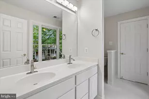 311 Watkins Cir, Rockville, MD 20850 - Photo 54