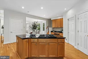 311 Watkins Cir, Rockville, MD 20850 - Photo 32