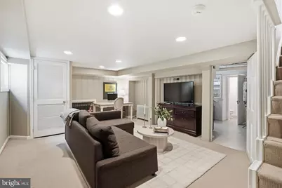 8504 Lynwood Place, Chevy Chase, MD 20815 - Photo 36