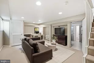 8504 Lynwood Pl, Chevy Chase, MD 20815 - Photo 36
