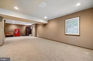 6904 Earlsgate Way, North Bethesda, MD 20852 - Photo 38