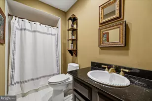6904 Earlsgate Way, North Bethesda, MD 20852 - Photo 36