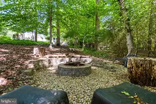 8034 Park Overlook Dr, Bethesda, MD 20817 - Photo 12