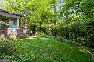 8034 Park Overlook Dr, Bethesda, MD 20817 - Photo 12