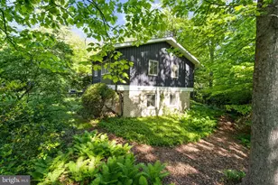 8034 Park Overlook Dr, Bethesda, MD 20817 - Photo 4