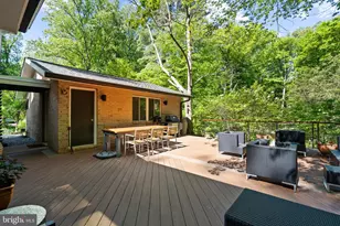 8034 Park Overlook Dr, Bethesda, MD 20817 - Photo 18