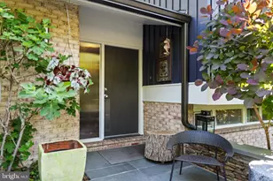 8034 Park Overlook Dr, Bethesda, MD 20817 - Photo 24