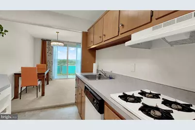 10201 Grosvenor Place #1412, Rockville, MD 20852 - Photo 4