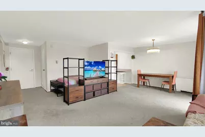 10201 Grosvenor Place #1412, Rockville, MD 20852 - Photo 2