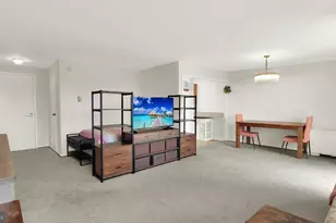 10201 Grosvenor Pl, Rockville, MD 20852 - Photo 6
