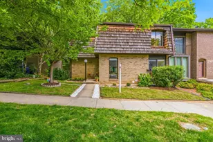 8029 Inverness Ridge Rd, Potomac, MD 20854 - Photo 4