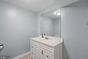 6825 Capri Pl, Bethesda, MD 20817 - Photo 38