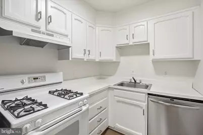 10320 Westlake Drive #E-302, Bethesda, MD 20817 - Photo 6