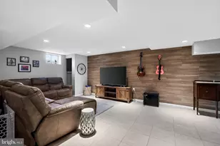 8600 Plum Creek Dr, Gaithersburg, MD 20882 - Photo 38