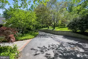 9541 E Bexhill Dr, Kensington, MD 20895 - Photo 6