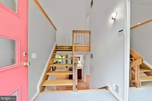 5 Persimmon Ct, Bethesda, MD 20817 - Photo 2