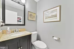 5 Persimmon Ct, Bethesda, MD 20817 - Photo 18