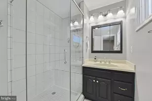 5 Persimmon Ct, Bethesda, MD 20817 - Photo 20