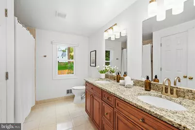 10900 Gainsborough Road, Potomac, MD 20854 - Photo 32