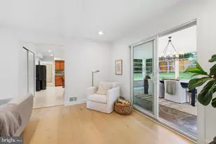 10900 Gainsborough Rd, Potomac, MD 20854 - Photo 18