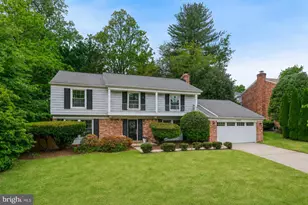 10900 Gainsborough Rd, Potomac, MD 20854 - Photo 1