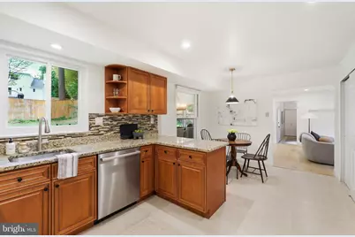 10900 Gainsborough Road, Potomac, MD 20854 - Photo 10