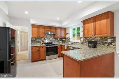 10900 Gainsborough Road, Potomac, MD 20854 - Photo 12
