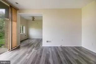 18730 Walkers Choice Rd, Montgomery Village, MD 20886 - Photo 2