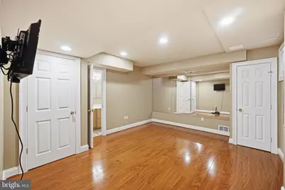 9904 Hall Road, Potomac, MD 20854 - Photo 28