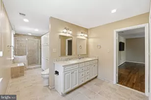 9904 Hall Rd, Potomac, MD 20854 - Photo 18