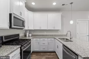 9610 Fields Rd, Gaithersburg, MD 20878 - Photo 10