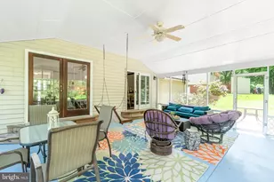 19320 Richwood Ct, Brookeville, MD 20833 - Photo 2