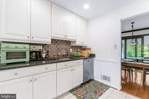 19320 Richwood Ct, Brookeville, MD 20833 - Photo 10