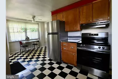 124 Chestnut Avenue, Washington Grove, MD 20880 - Photo 8