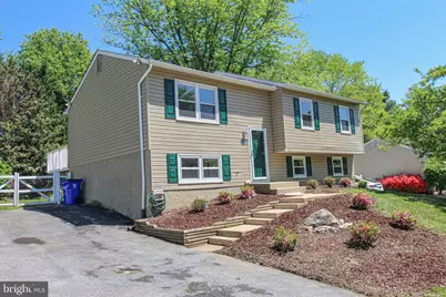24201 Bush Hill Road, Gaithersburg, MD 20882 - Photo 2