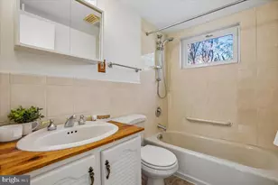 2 Lorre Ct, Rockville, MD 20852 - Photo 8