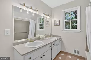 312 Kimblewick Dr, Silver Spring, MD 20904 - Photo 38