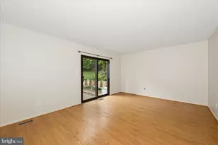 9700 Shadow Oak Dr, Gaithersburg, MD 20886 - Photo 6