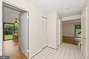 9700 Shadow Oak Dr, Gaithersburg, MD 20886 - Photo 4