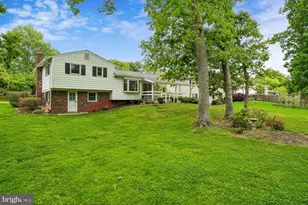 205 Tulip Dr, Gaithersburg, MD 20877 - Photo 4