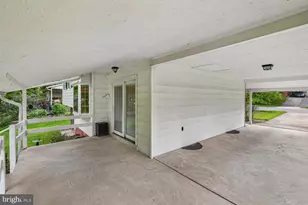 205 Tulip Dr, Gaithersburg, MD 20877 - Photo 6