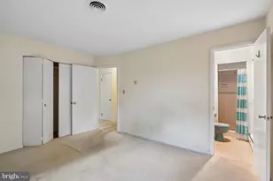 205 Tulip Dr, Gaithersburg, MD 20877 - Photo 18
