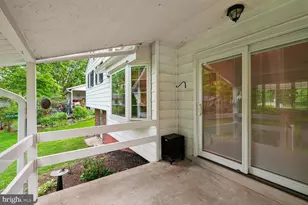 205 Tulip Dr, Gaithersburg, MD 20877 - Photo 8