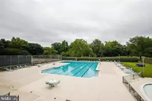 10401 Grosvenor Pl, Rockville, MD 20852 - Photo 30