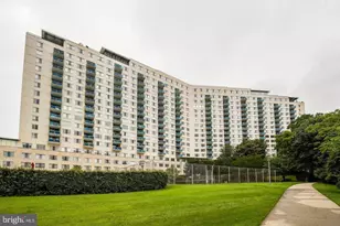 10401 Grosvenor Pl, Rockville, MD 20852 - Photo 18