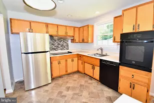 11404 Soward Dr, Kensington, MD 20895 - Photo 16