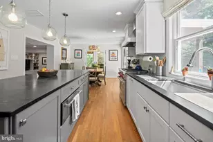 6413 Kenhowe Dr, Bethesda, MD 20817 - Photo 12