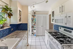 9884 Hollow Glen Pl, Silver Spring, MD 20910 - Photo 14