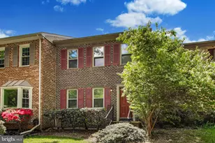 7709 Heatherton Ln, Rockville, MD 20854 - Photo 2